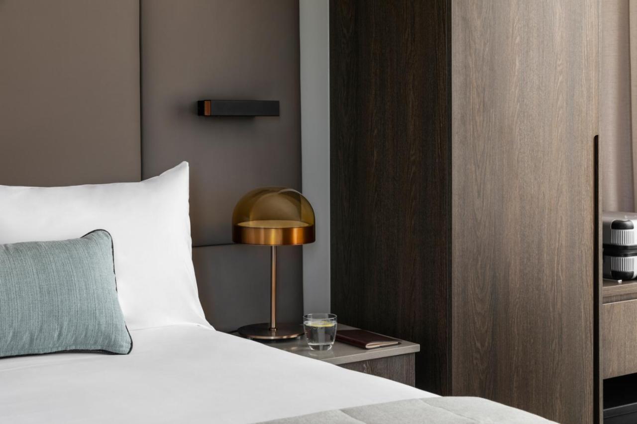Oakwood Premier Melbourne Aparthotel Εξωτερικό φωτογραφία A bedroom at the hotel