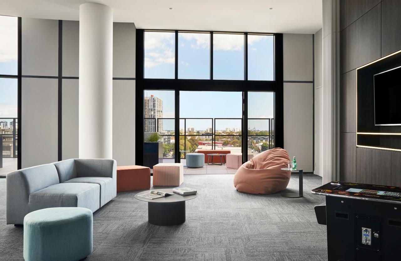 Oakwood Premier Melbourne Aparthotel Εξωτερικό φωτογραφία The common room at the new residence hall