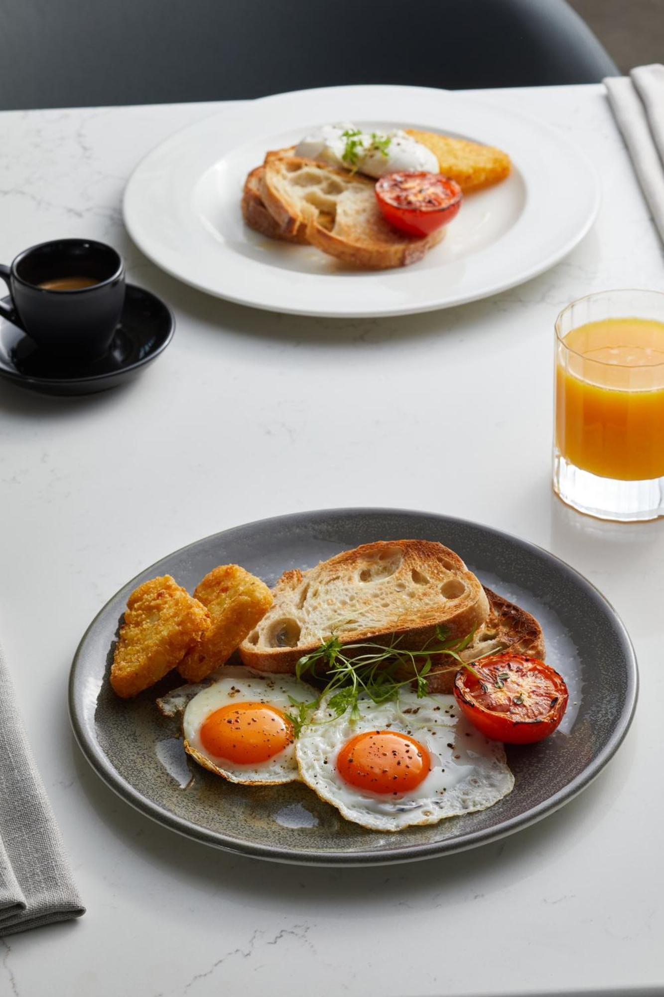 Oakwood Premier Melbourne Aparthotel Εξωτερικό φωτογραφία A breakfast at the restaurant
